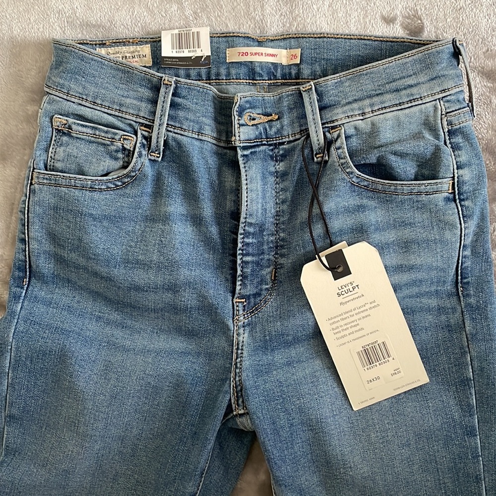 Levi’s 720 High-Rise Super Skinny Jeans - Picture 6 of 11